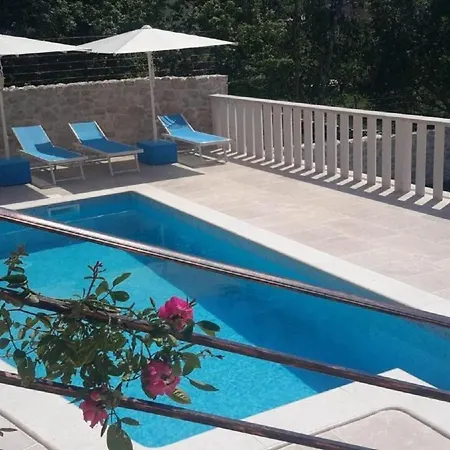 Schoene Steinvilla Mit Beheiztem Pool Und Sauna By Interhome 펜션 Gabonjin