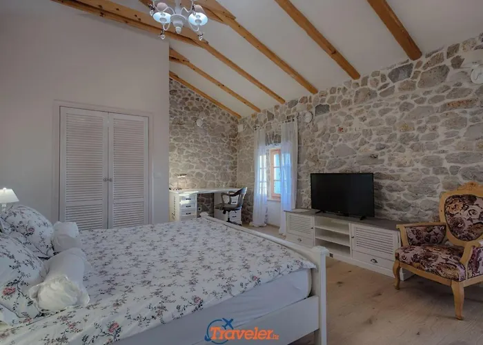 Schoene Steinvilla Mit Beheiztem Pool Und Sauna By Interhome
