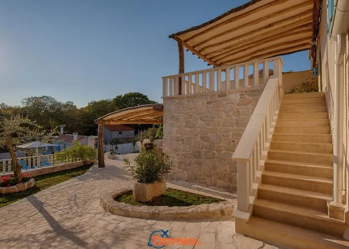 펜션 Schoene Steinvilla Mit Beheiztem Pool Und Sauna By Interhome *