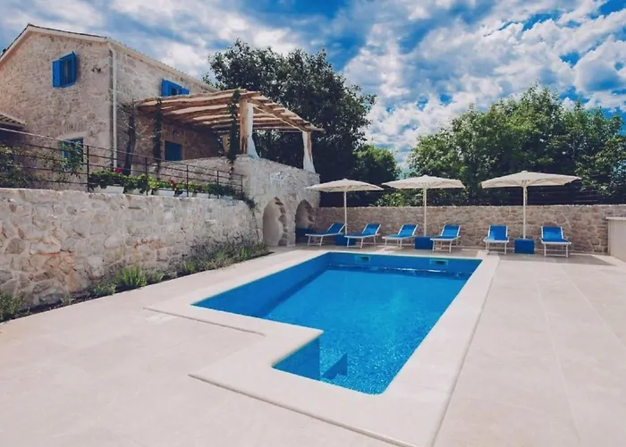 Nyaraló Schoene Steinvilla Mit Beheiztem Pool Und Sauna By Interhome *