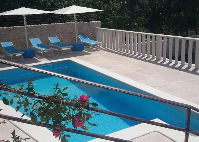 Schoene Steinvilla Mit Beheiztem Pool Und Sauna By Interhome Nyaraló Gabonjin