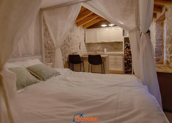 Schoene Steinvilla Mit Beheiztem Pool Und Sauna By Interhome Nyaraló